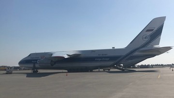 Jeden z największych samolotów na świecie wylądował w Polsce. Przywiózł sprzęt medyczny