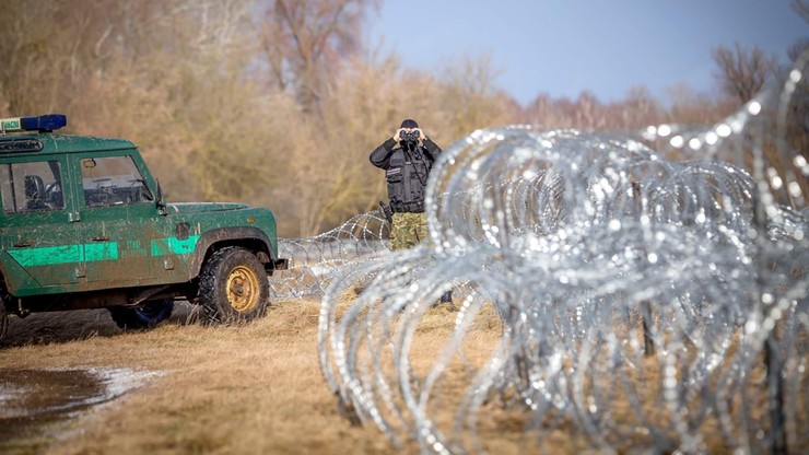Straż Graniczna: Żołnierze białoruscy wystrzelili ładunek sygnałowy na polską stronę