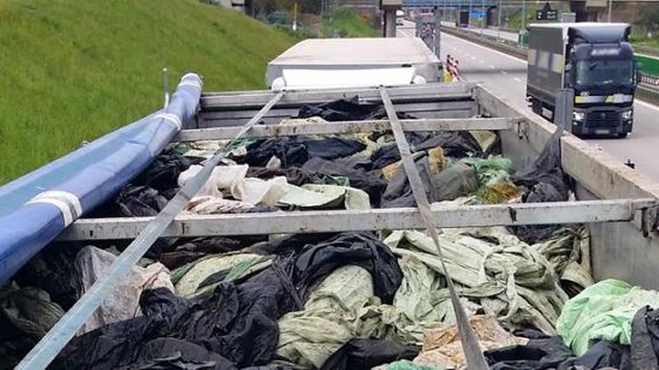 46 ton nielegalnych odpadów. Jechały do Polski z Francji i Niemiec
